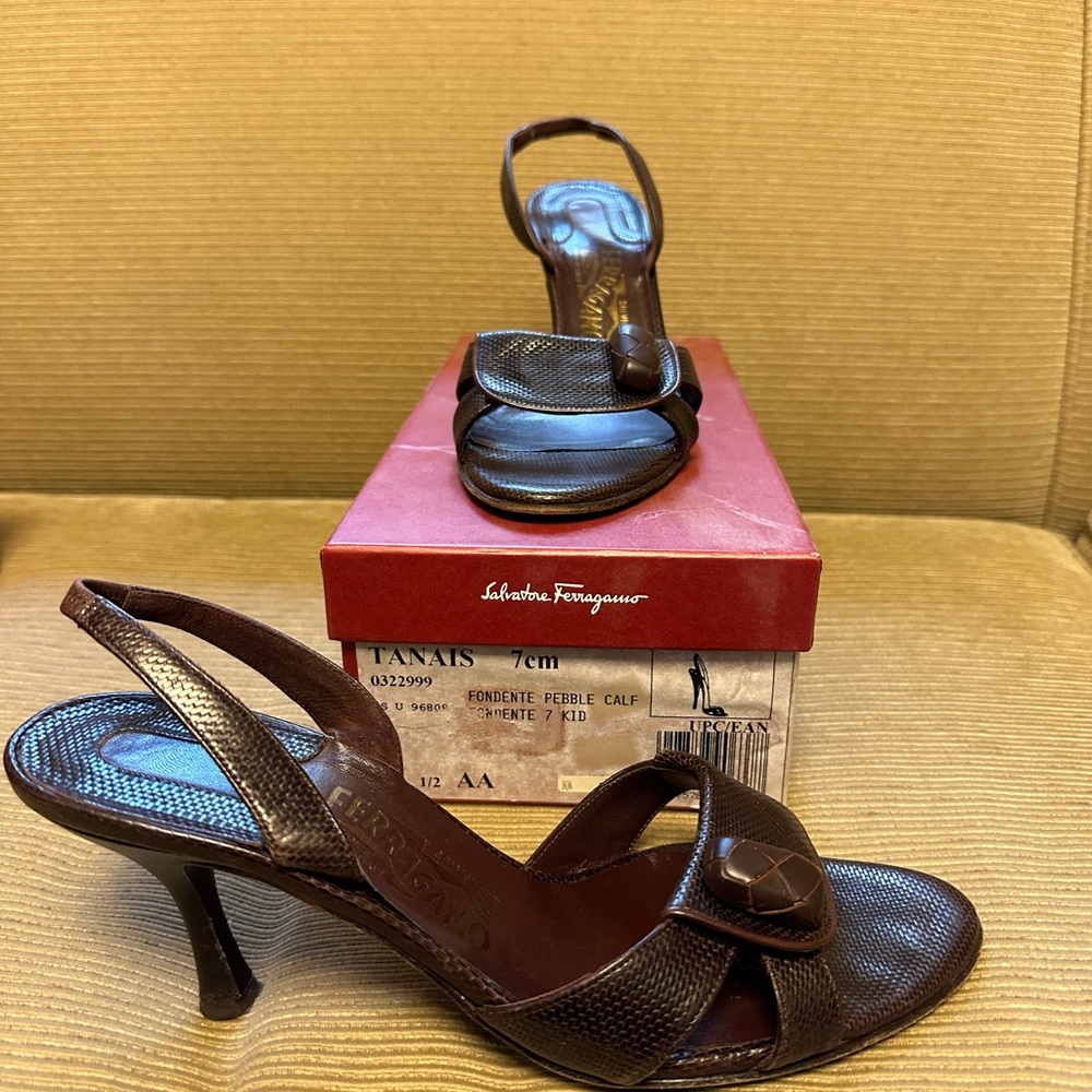 Salvatore Ferragamo sling backs fondente pebble calf (deep brown leather)